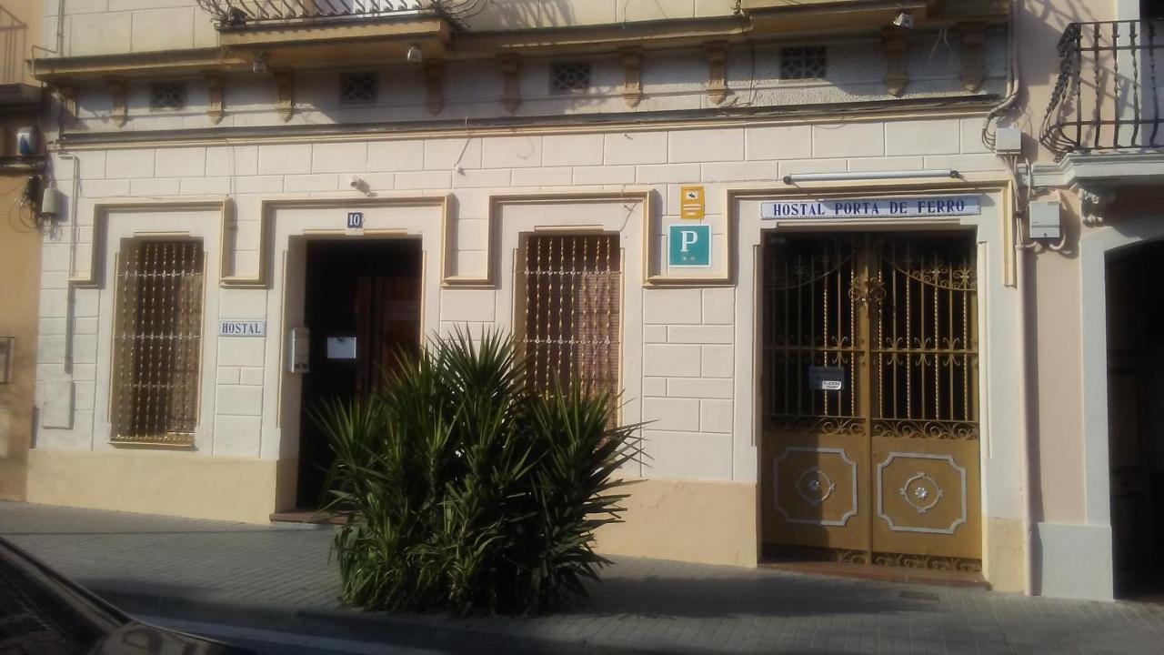 Hostal Porta De Ferro Sant Boi de Llobregat Kültér fotó